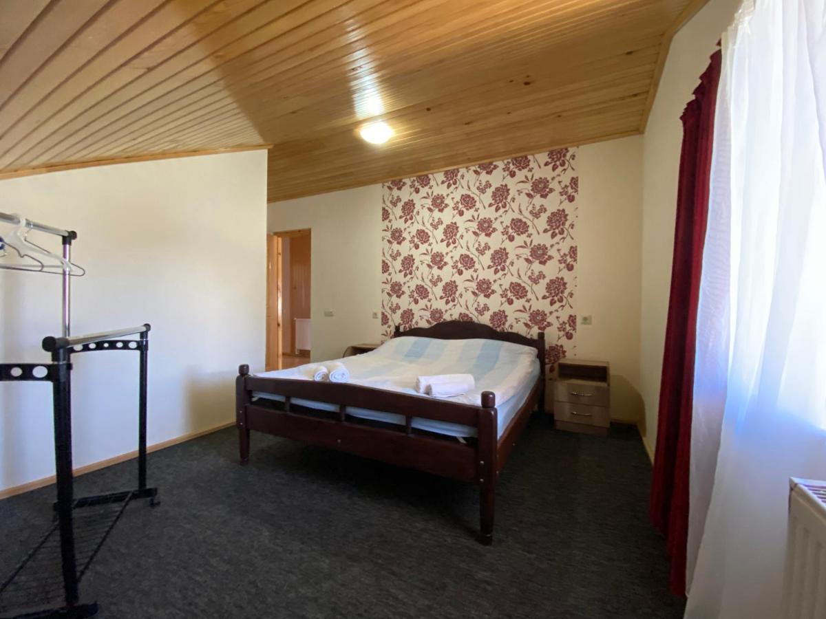 Manana Japaridze'S Guesthouse Mestia Buitenkant foto